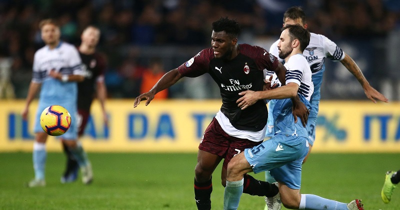 Hanya dengan Modal Satu Bek Tengah, Milan Tahan Imbang Lazio