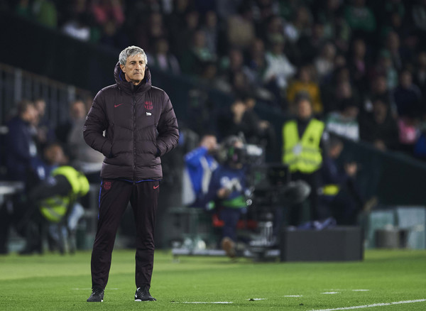 Quique Setien Syukuri Hasil Imbang Kontra Napoli