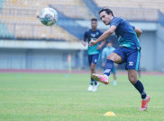 Ezra Walian Tak Anggap PSM Spesial