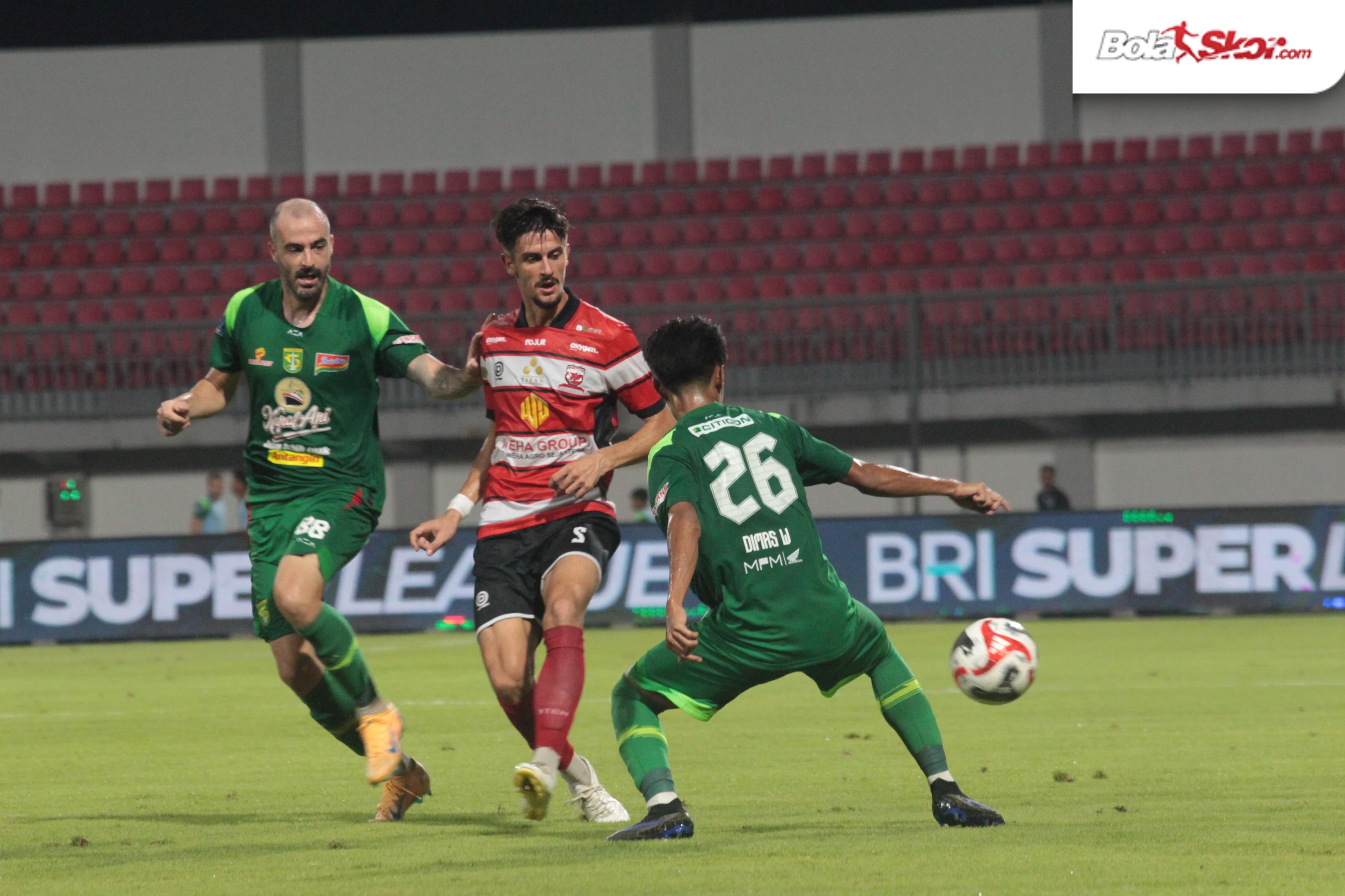 Hasil Super League 2025/2026: Persebaya Menang Tipis dari Madura United, Borneo FC ke Puncak Klasemen