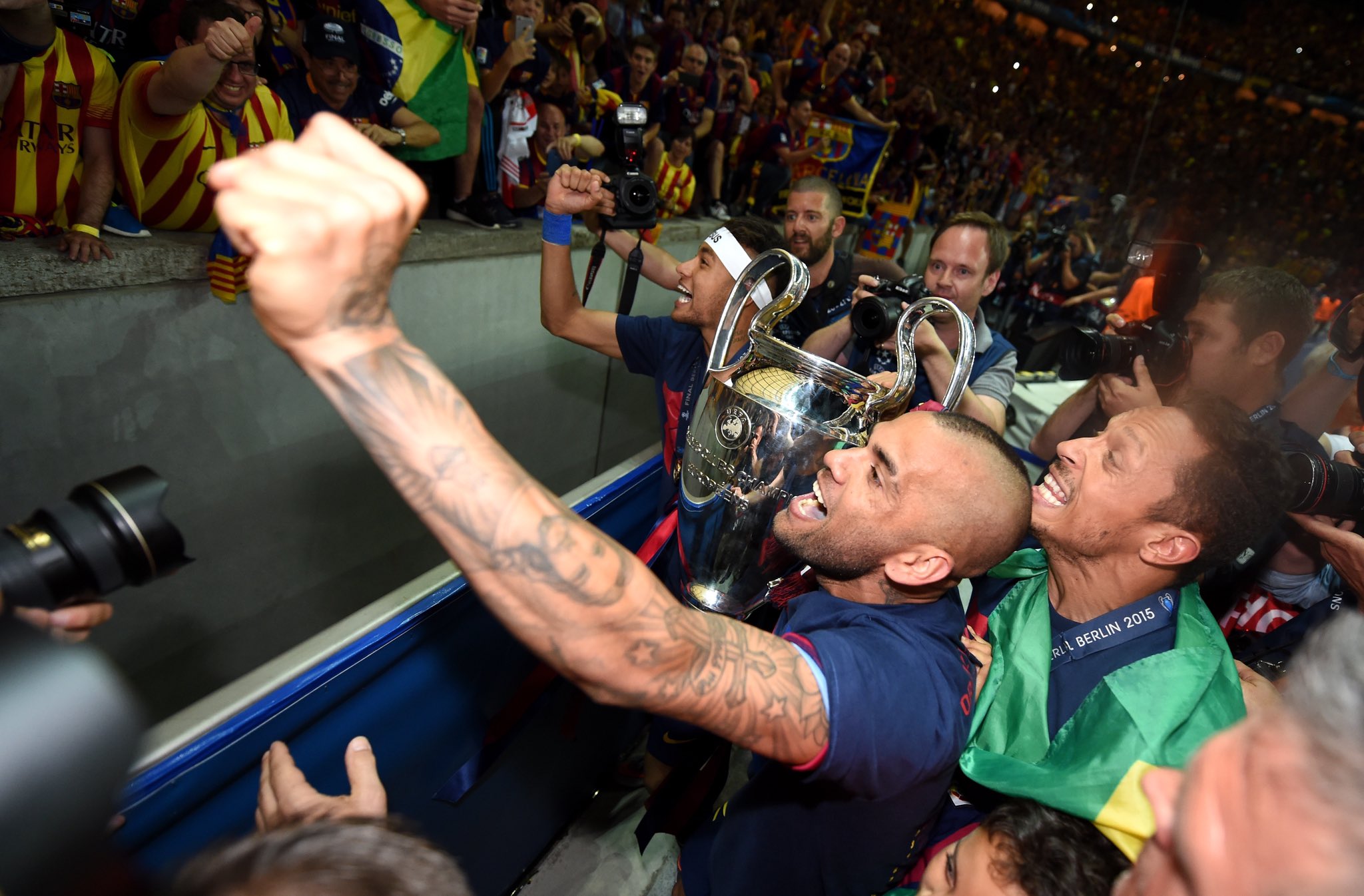 Balikan, Dani Alves Terima Barcelona Apa Adanya