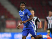 Batshuayi Semakin Berkembang di Tangan Conte
