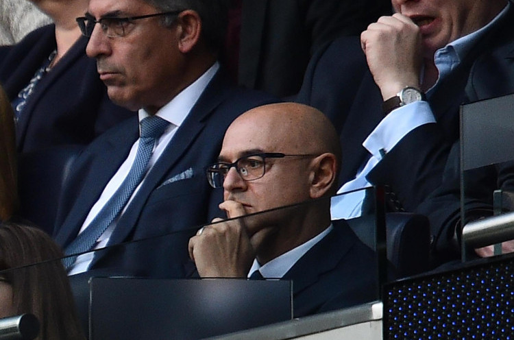Bos Tottenham Dikecam karena Ingin Pangkas Kompensasi Pemecatan Pochettino