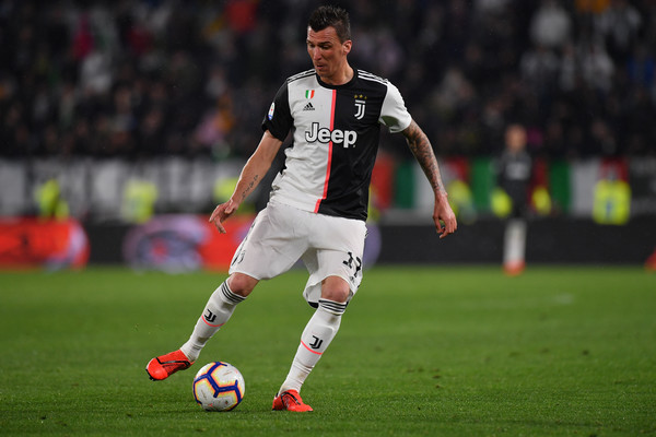 Zlatan Ibrahimovic Sulit, AC Milan Alihkan Pandangan ke Striker Juventus