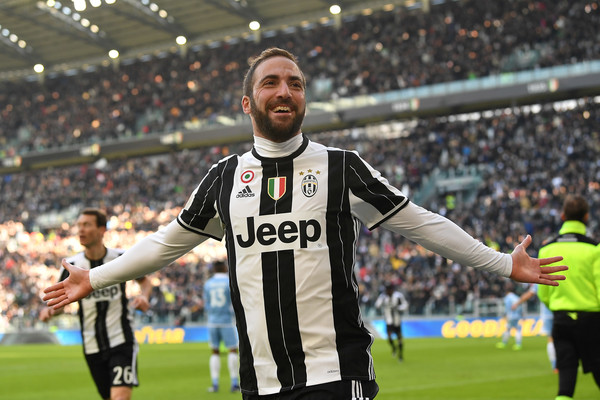 Higuain Samai Rekor Gol Milik Legenda Juventus