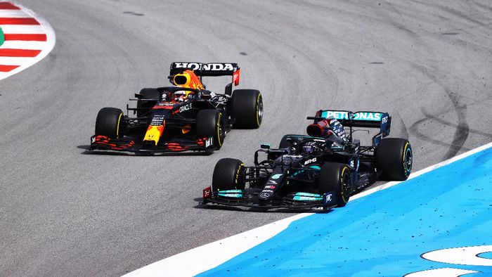 Lewis Hamilton Tak Mau Terus Digantung
