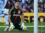 Andre Onana Sering Blunder, Manchester United Bidik Emiliano Martinez