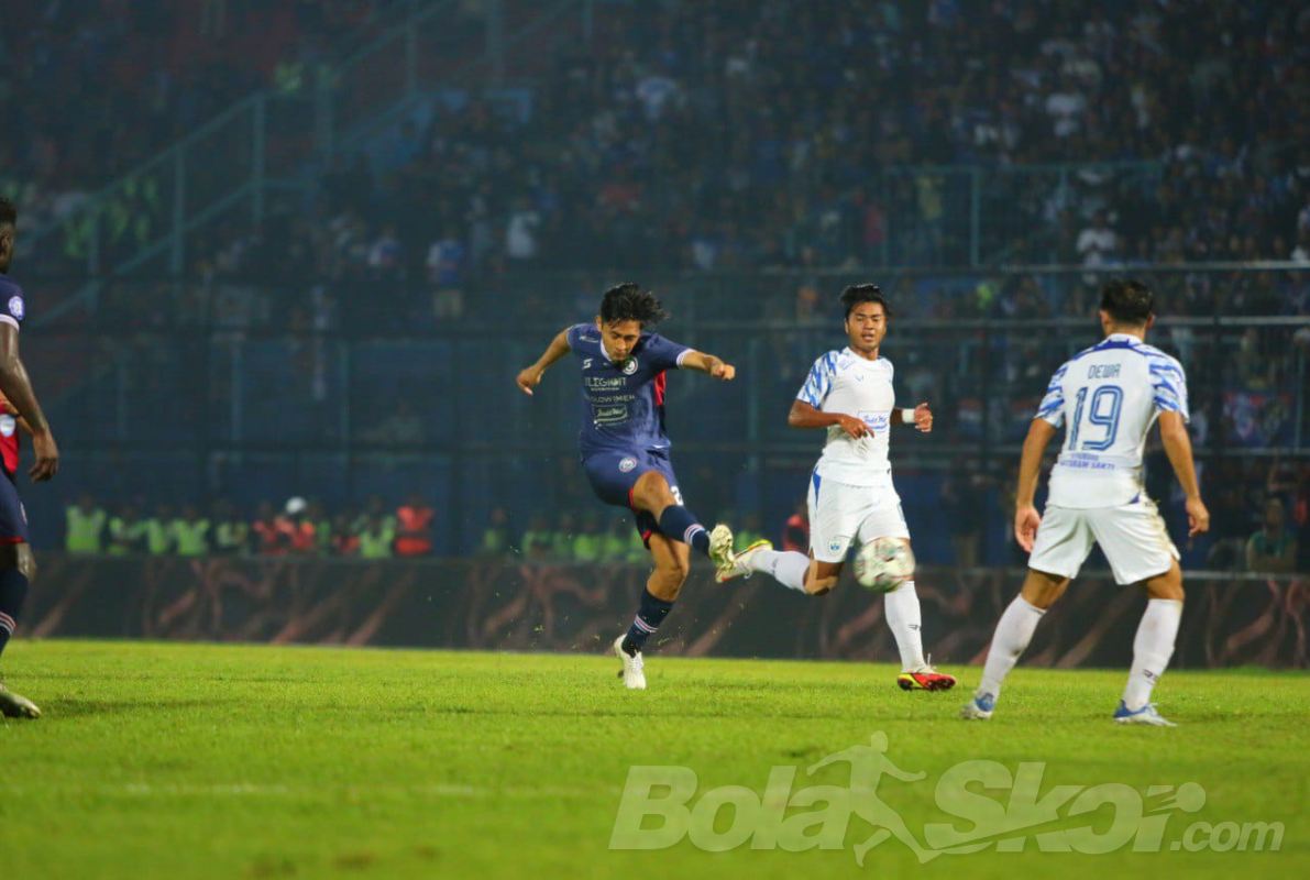 Eduardo Almeida Tepis Tekanan Usai Arema FC Menang Dramatis
