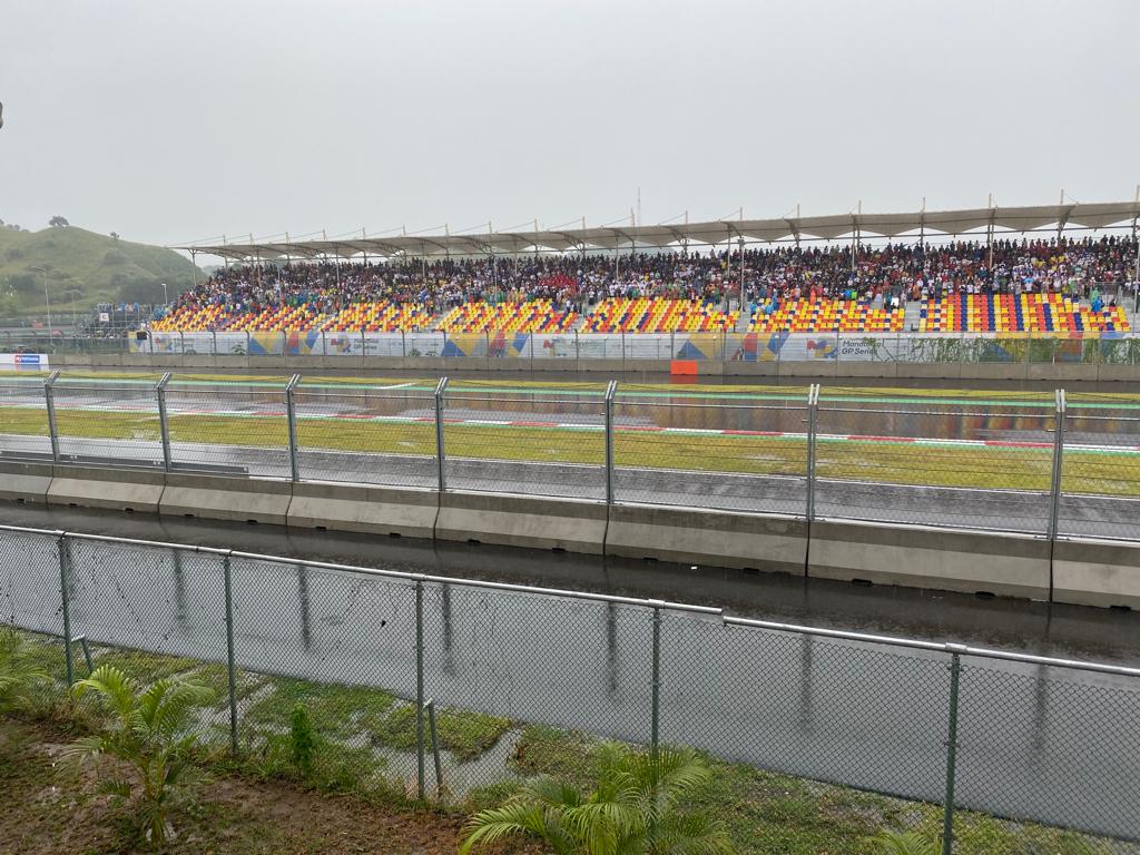 Breaking News: Hujan Mereda, Balapan MotoGP Indonesia Akan Dimulai