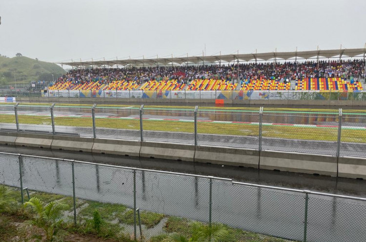 Breaking News: Hujan Mereda, Balapan MotoGP Indonesia Akan Dimulai