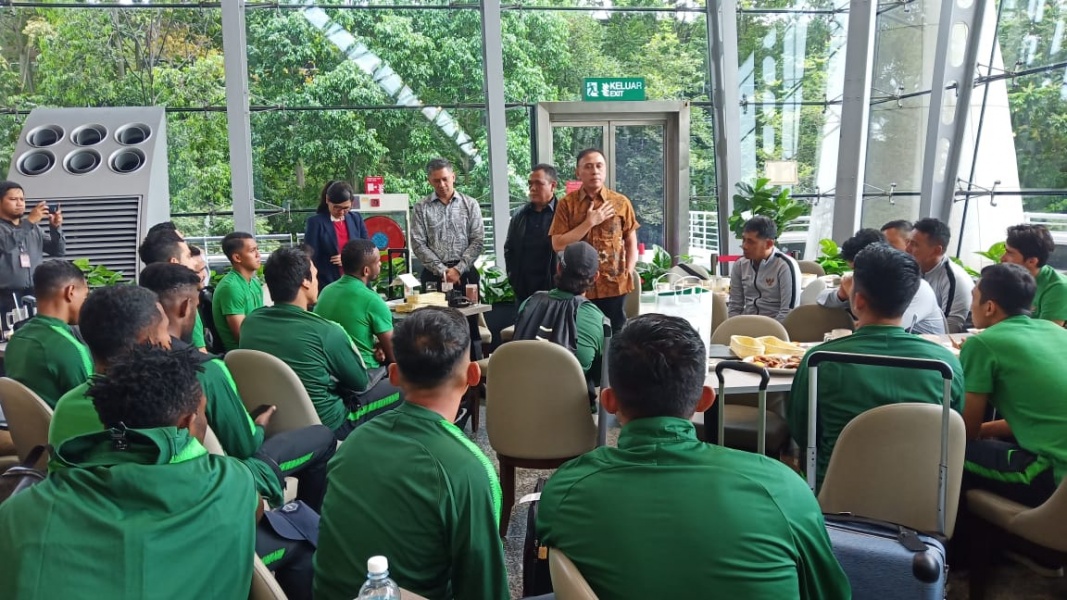 Ketum PSSI Iwan Bule Berikan Motivasi kepada Pemain Timnas Indonesia Sebelum Lawan Malaysia