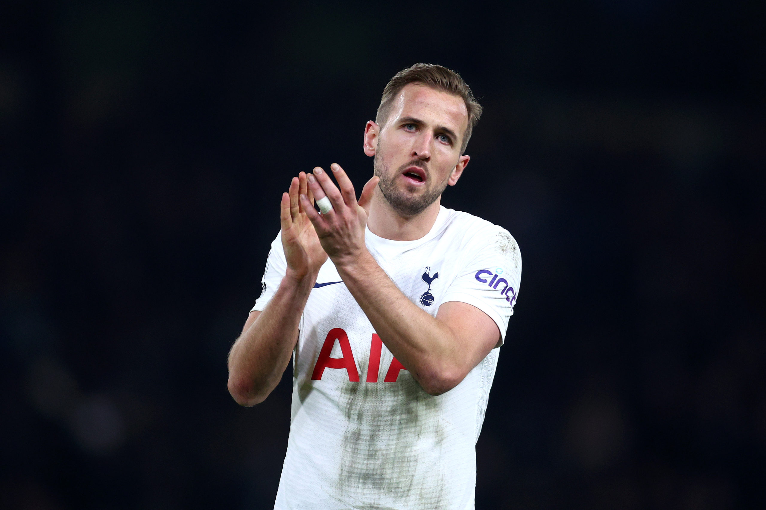 Bertahan atau Pindah, Harry Kane Tak Bisa Menjawab
