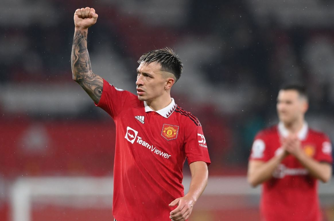 Dipastikan Cedera hingga Akhir Musim, Lisandro Martinez Kirim Pesan untuk Fans