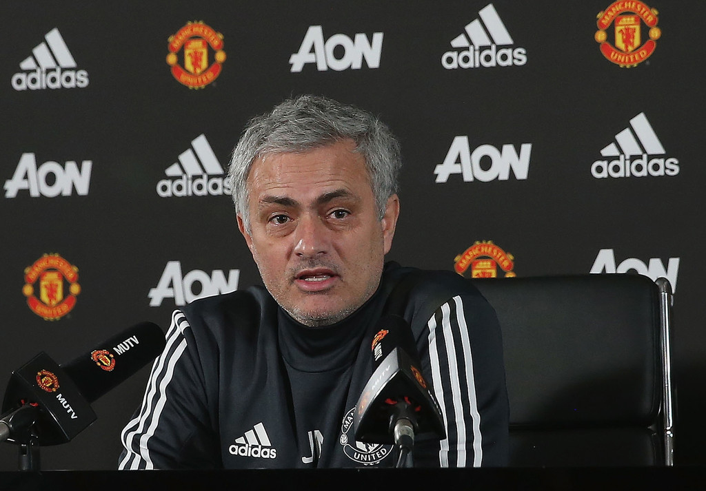 Jose Mourinho Balas Kritikan Pengamat Sepak Bola Menyoal Gaya Bermainnya di Man United