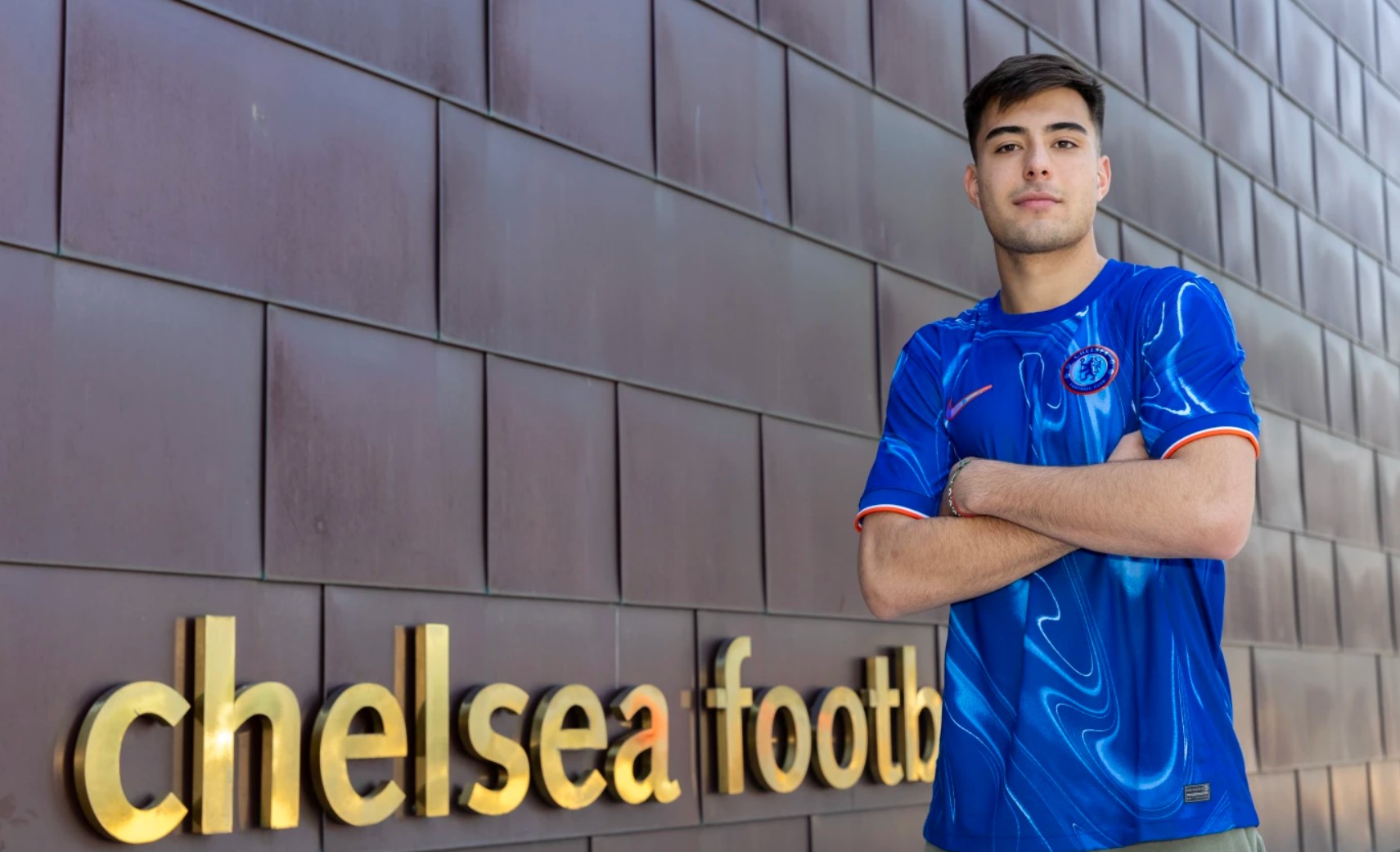 Chelsea Dapatkan Bek Muda Argentina Aaron Anselmino