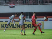 Gagal Menang, Pelatih Persebaya Salahkan Kiper