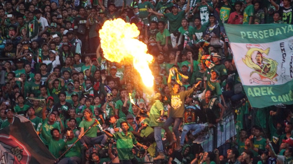 Kata Pemain Naturalisasi Indonesia di Belanda soal Aksi Pelemparan Benda pada Laga Persebaya Vs Arema