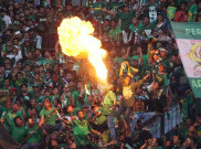 Kata Pemain Naturalisasi Indonesia di Belanda soal Aksi Pelemparan Benda pada Laga Persebaya Vs Arema