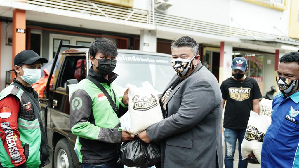 Dewa United FC Gelar Aksi Sosial untuk Pengemudi Ojol