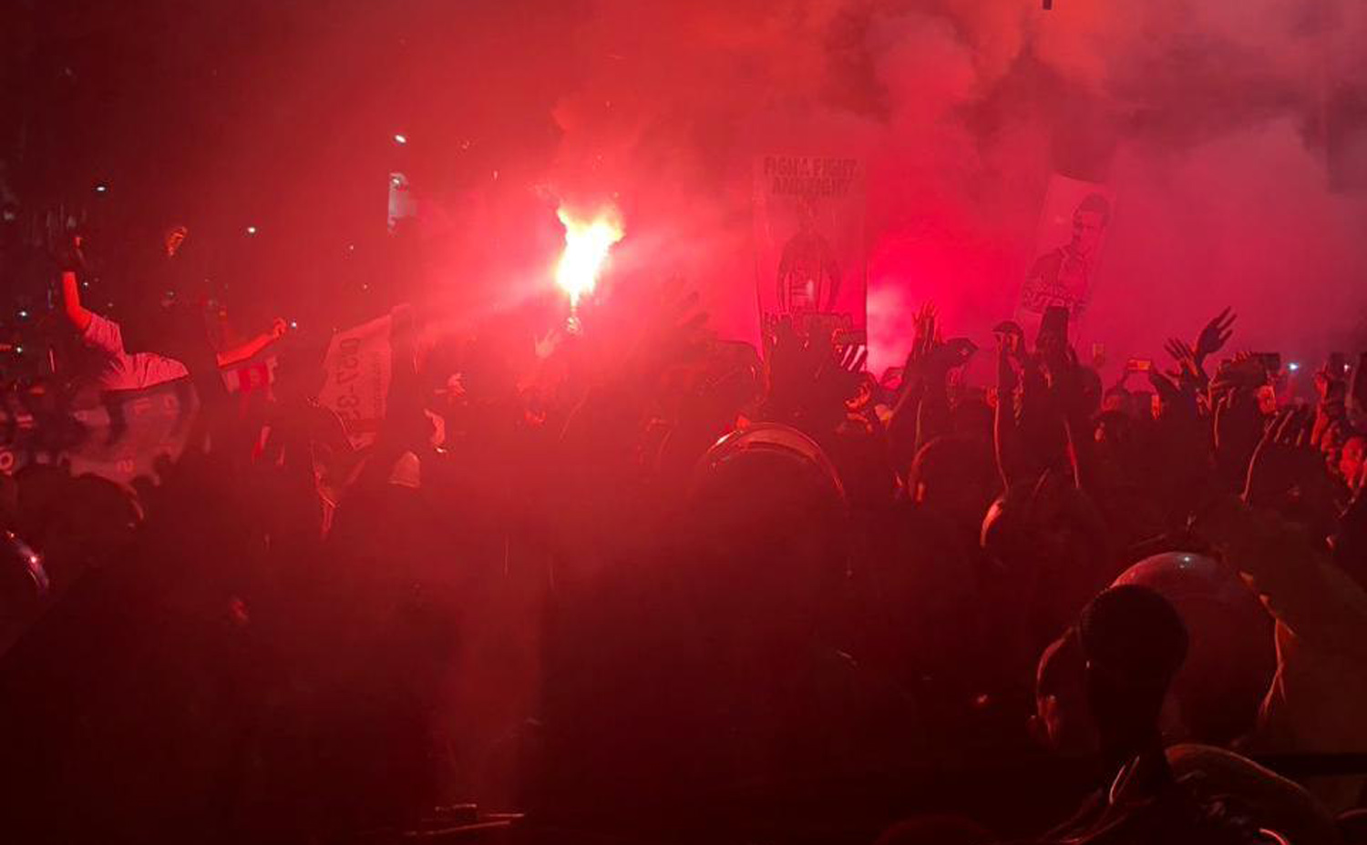 Meski Kalah di Malang, Persebaya Disambut seperti Juara Liga oleh Bonek