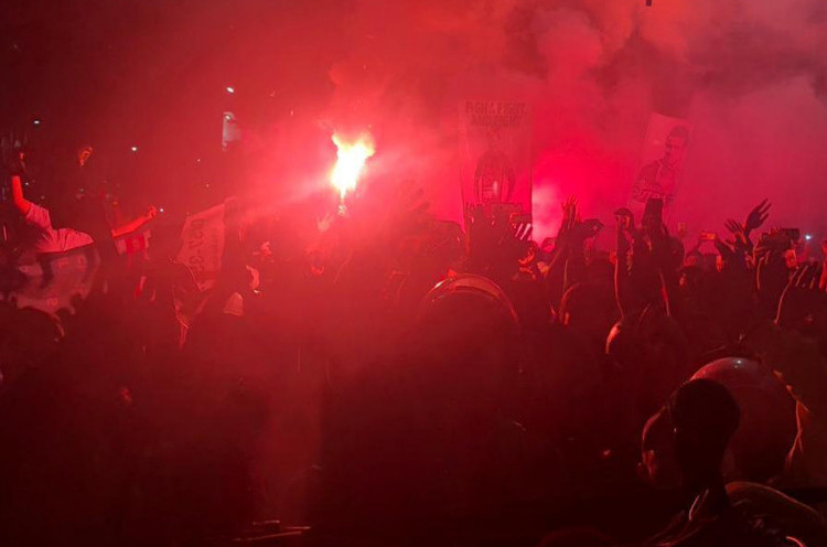 Meski Kalah di Malang, Persebaya Disambut seperti Juara Liga oleh Bonek