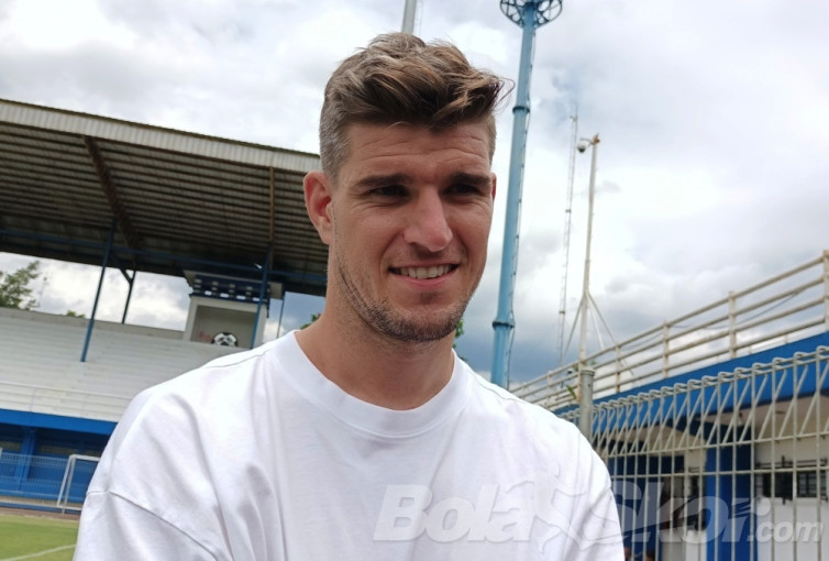 Nick Kuipers Bicara soal Gol Perdana dan Ban Kapten Persib