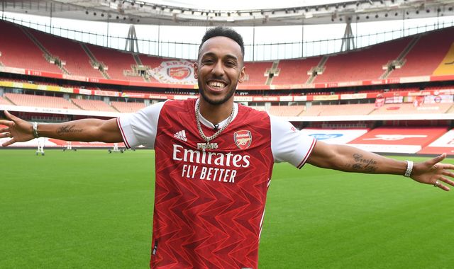 Aubameyang Ungkap Alasan Bertahan di Arsenal dan Tolak Pinangan Barcelona