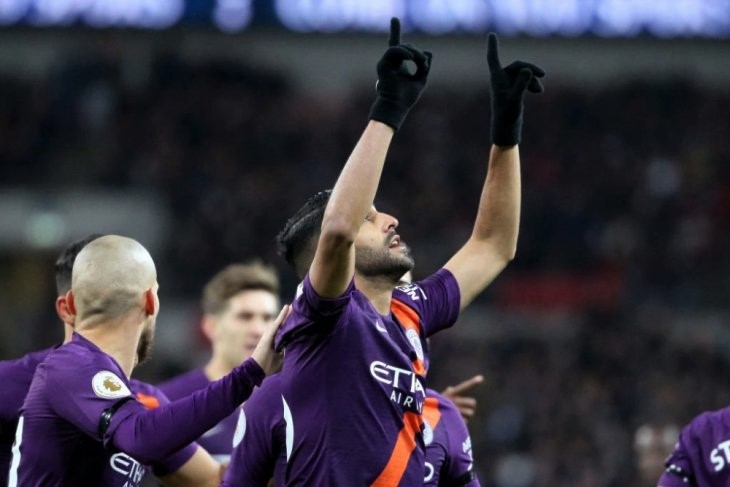 Cetak Gol Kemenangan Man City, Riyad Mahrez Kenang Mendiang Bos Leicester