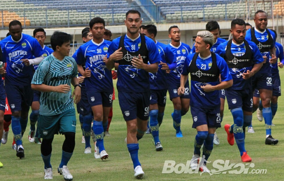 Robert Rene Alberts Sebut Skuat Persib Hampir Lengkap