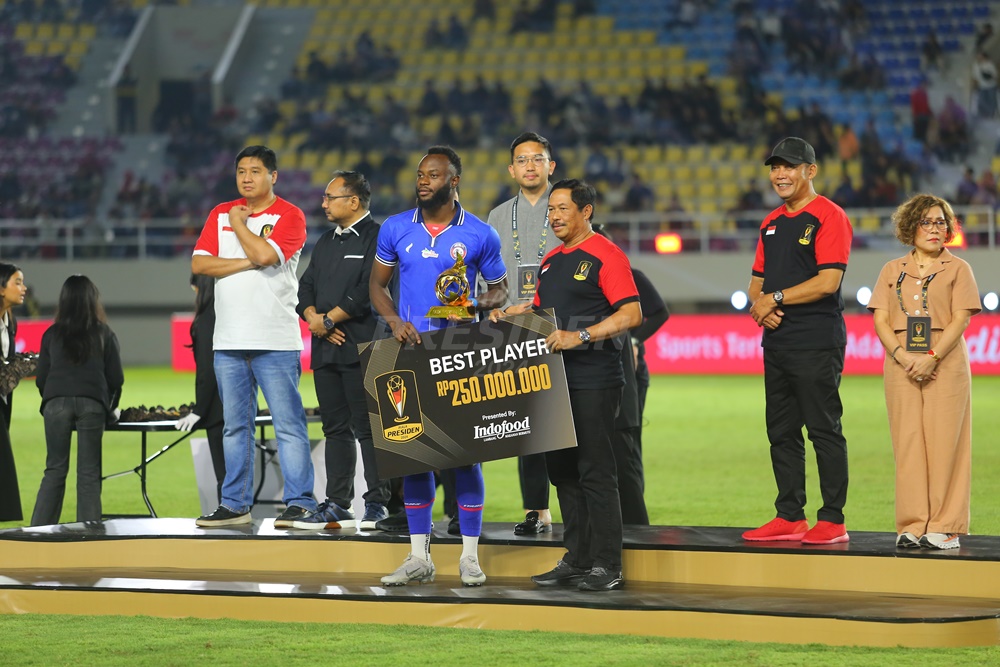 Charles Lokolingoy Cabut, Arema FC Buru Juru Gedor PSS Sleman