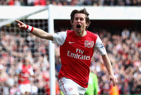 Eks Bintang Arsenal Putuskan Pensiun