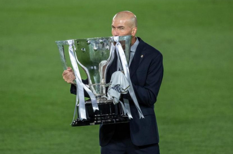 Ketika Barcelona Sibuk Cari Identitas, Zinedine Zidane Fokus Menang