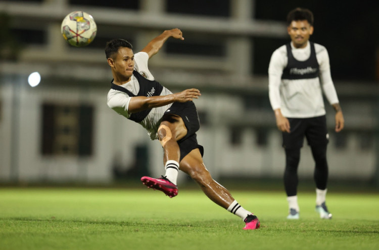Persib Bandung Resmi Perkenalkan Dimas Drajad sebagai Rekrutan Terbaru