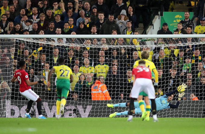 Bendung Dua Penalti Manchester United, Tim Krul Catatkan Statistik Mentereng