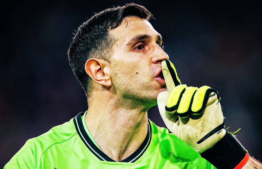 Hubungi Emiliano Martinez, Manchester United Jual Andre Onana