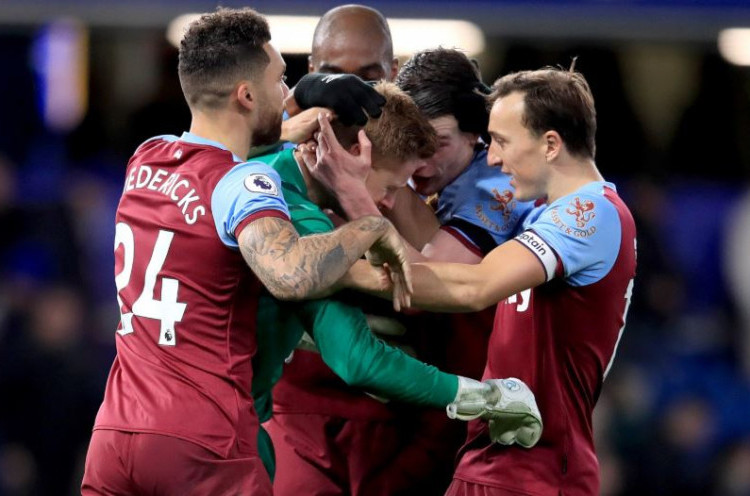 Tangisan Kiper West Ham Pecah Usai Kemenangan Dramatis The Hammers atas Chelsea