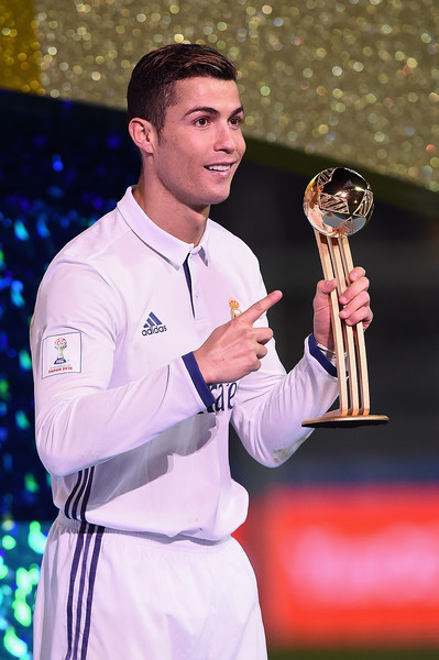 Cristiano Ronaldo Raih Penghargaan Atlet Terbaik Eropa 2016