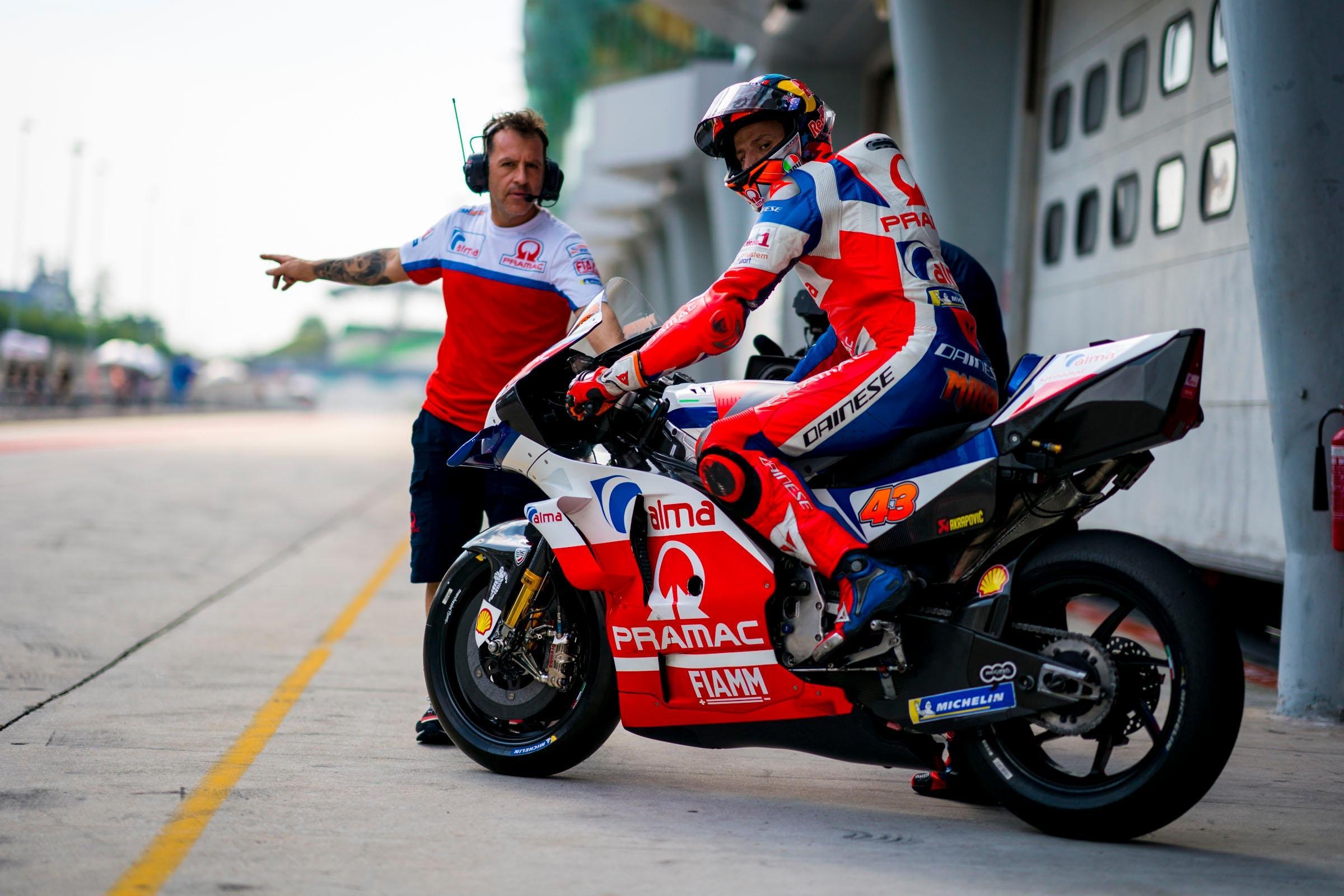 Sampah Tear Off Quartararo Buat Miller dan Bagnaia Gagal Finis