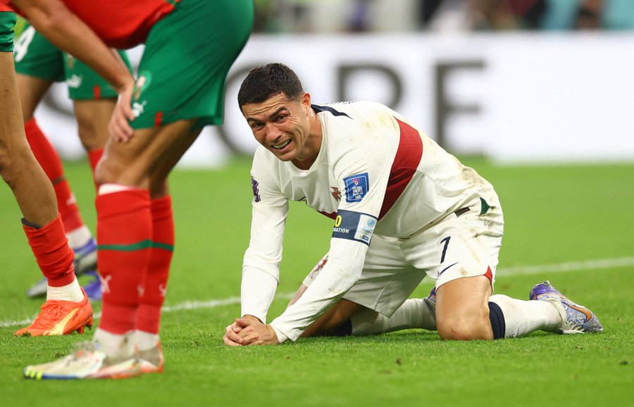Momen Ketika Cristiano Ronaldo Meninggalkan Lapangan Sambil Bercucuran Air Mata