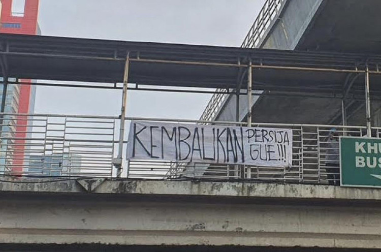 Persija Kalah Terus, Spanduk Protes Bertebaran di Jakarta
