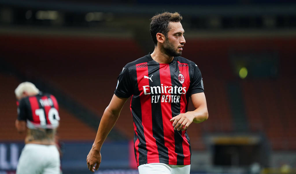 Alasan Terbaru Calhanoglu Tunda Negosiasi Perpanjangan Kontrak dari Milan