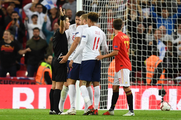 Gol Welbeck Dianulir, Inggris Kritik Kepemimpinan Wasit