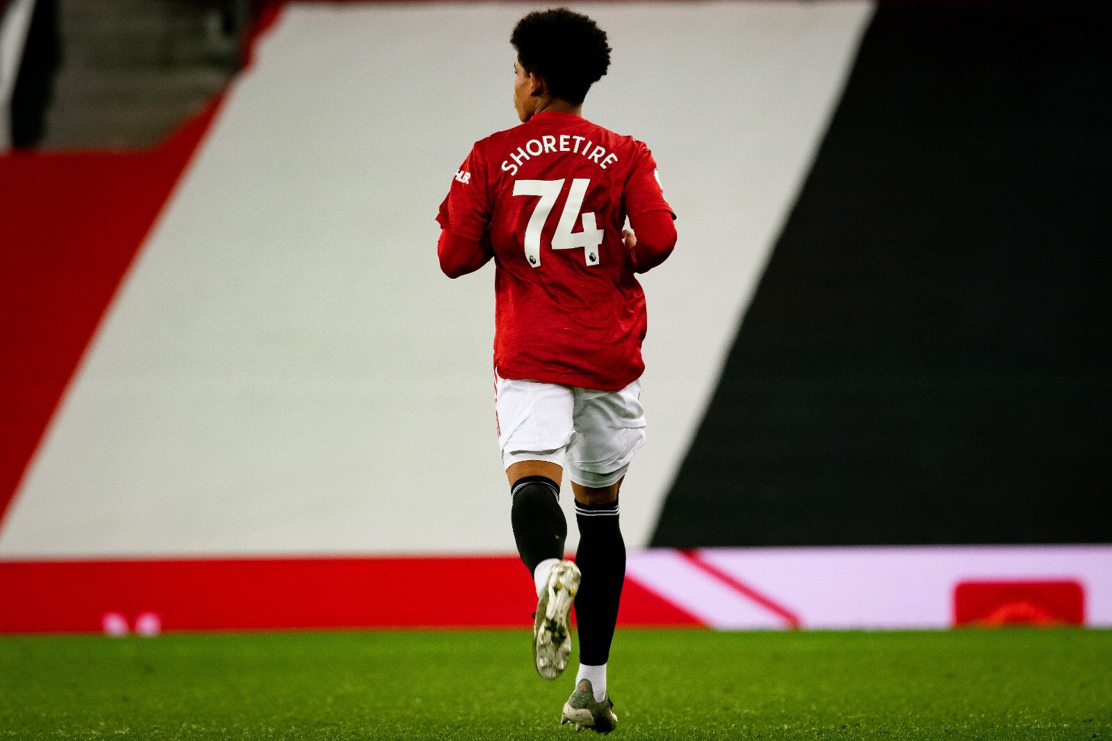 Profil Shola Shoretire: Titisan Jay-Jay Okocha yang Setia dengan Manchester United