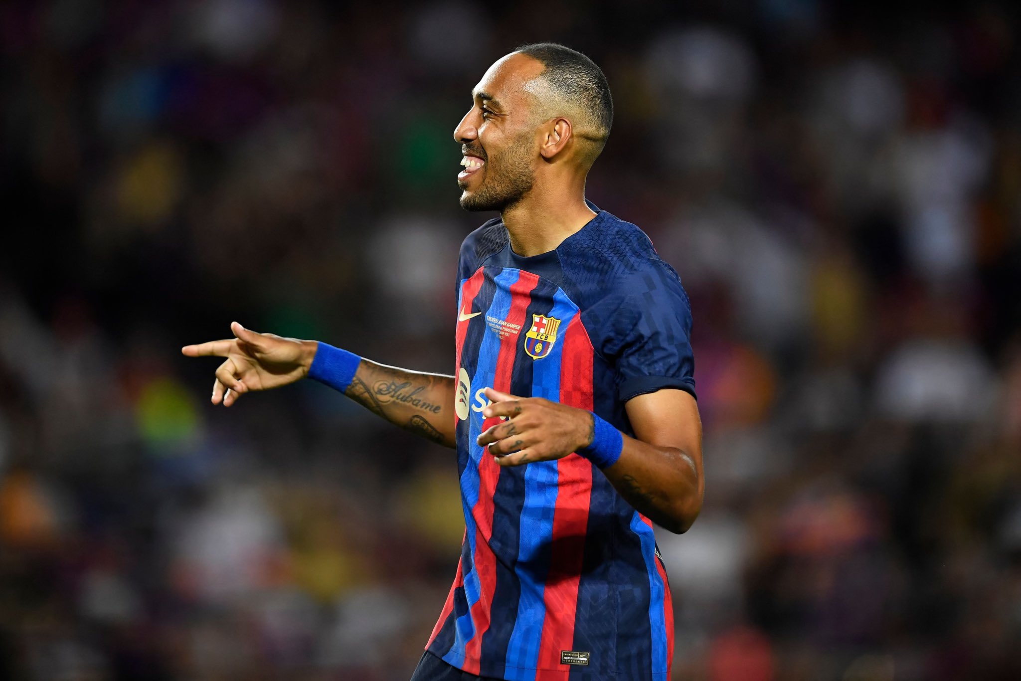 Xavi Hernandez Kirim Sinyal Kepergian Pierre-Emerick Aubameyang