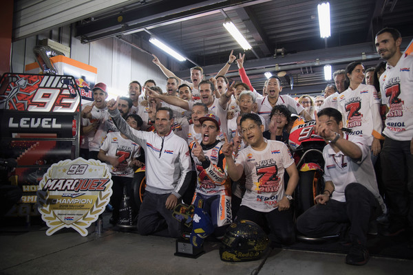Hasil Lomba MotoGP Sepang: Valentino Rossi Kecelakaan Saat Memimpin, Marc Marquez Bawa Honda Juara Dunia