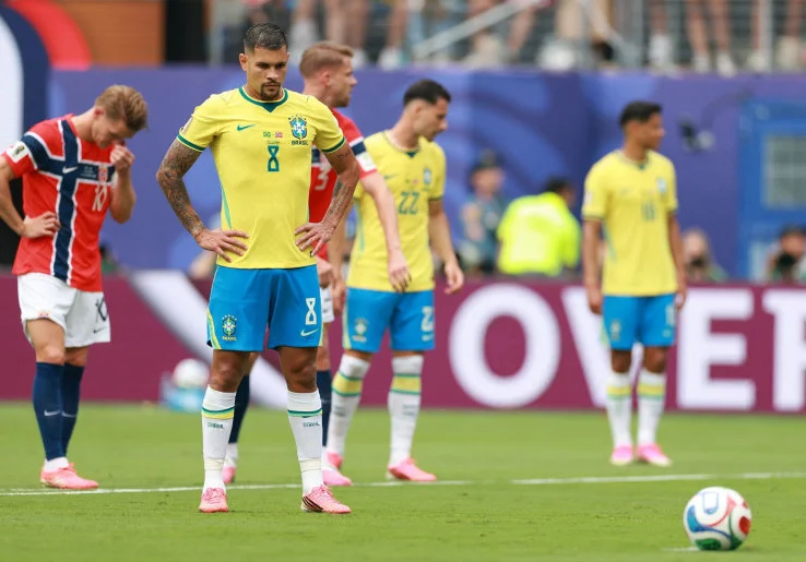 Pelatih Baru Newcastle United Buka Suara soal Kepergian Bruno Guimaraes