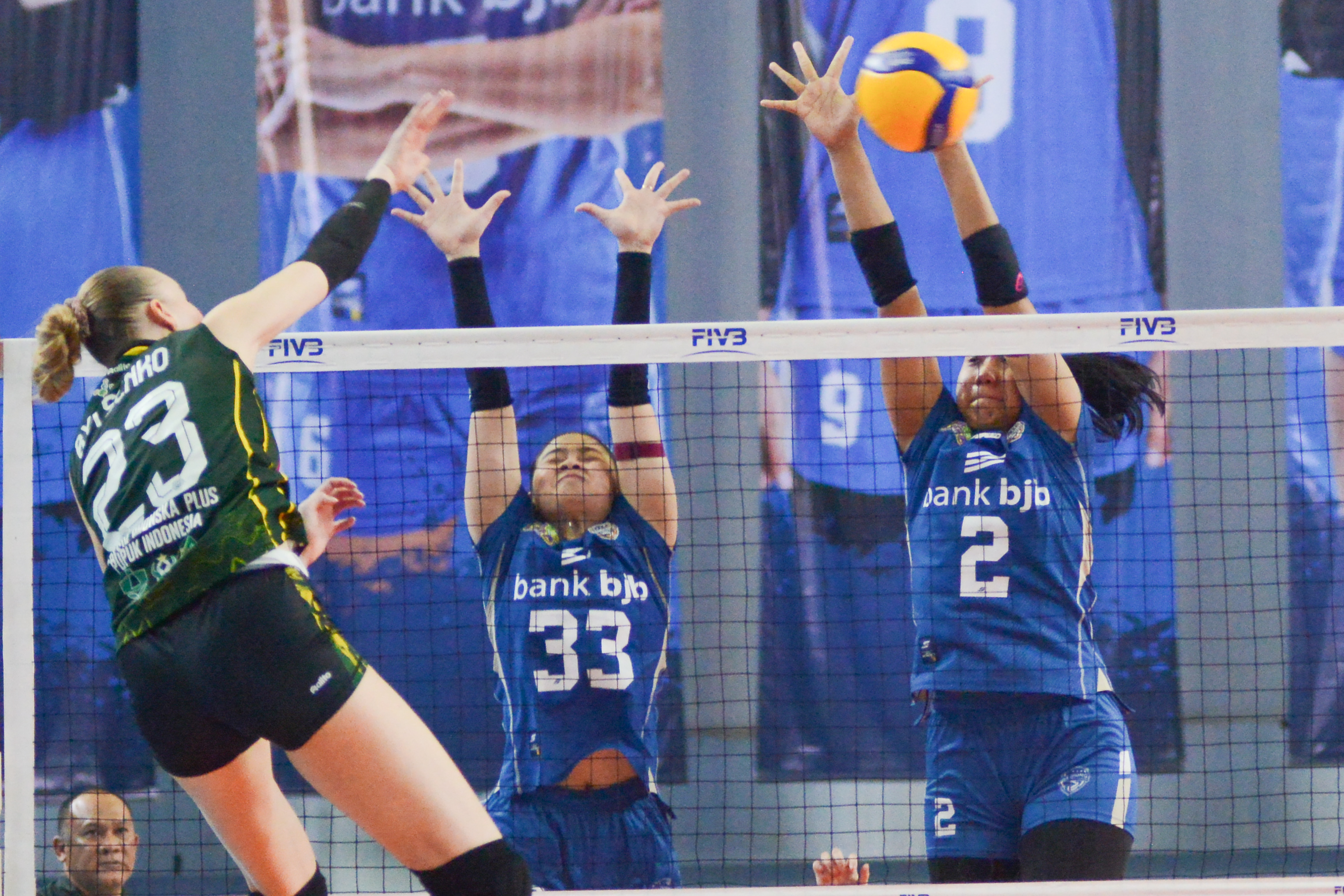 Tumbang dari Gresik Phonska, Bandung bjb Tandamata Telat Panas