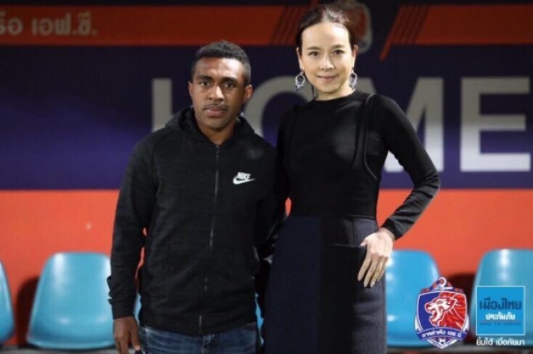 Di Thailand, Terens Owang Disebut Mirip dengan Boaz Solossa