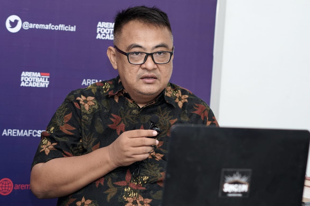 Arema FC Terapkan Kebijakan Khusus pada Kontrak Kerja Carlos Carvalho de Oliveira