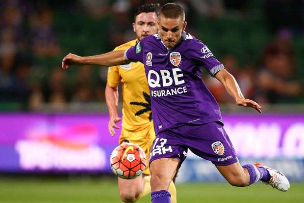 Bursa Transfer : Bek Australia Mendarat di Persib Bandung
